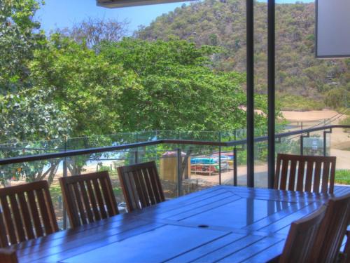 Horseshoe Bay Apartment | Maggies Beachfront Apartment 5