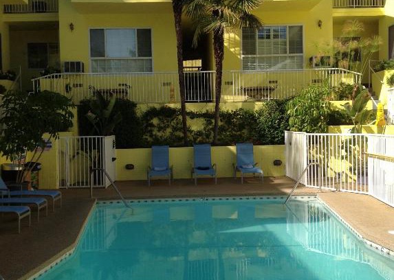 Hollywood Hills Hotel | Magic Castle Hotel