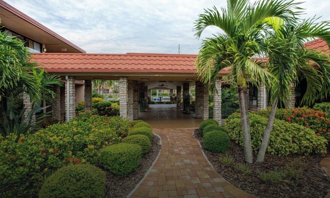 West Kissimmee Resort | Magic Tree Resort 2 Bedroom - Close Proximity to ALL Theme Parks