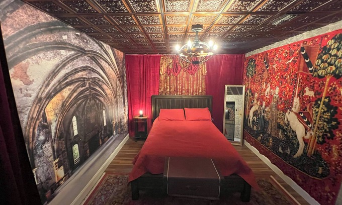 Sunrise Lakes House | Magical Castle Near Theme Parks