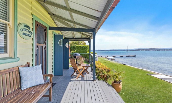 Marks Point Cottage | Magical Private Waterfront Iona Cottage