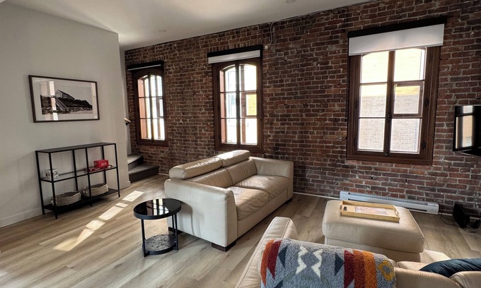 Vieux-Quebec-Cap-Blanc-colline Parlementaire Apartment | Magnificent apartment in the heart of Old Quebec