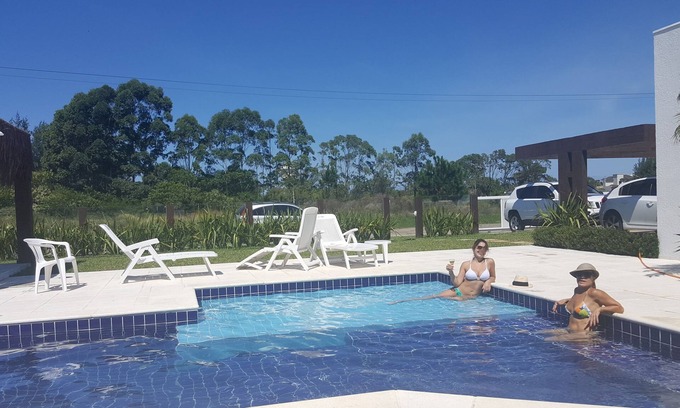 Xangri-La Apartment | Magnificent apartment with patio in condominium in central Atlantida