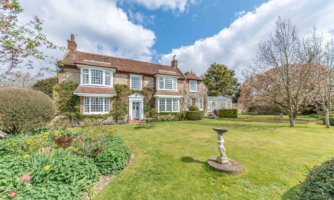 Ford House | Magnificent country house near Goodwood