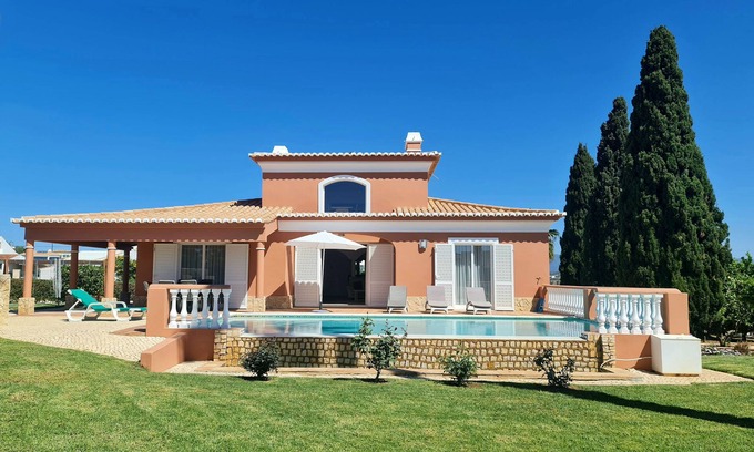 Alfarrobeira Villa | Magnificent holiday villa by the sea, private pool, 2 km to the beach