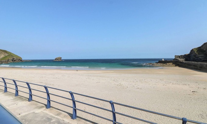 Portreath Cottage | Magnolia