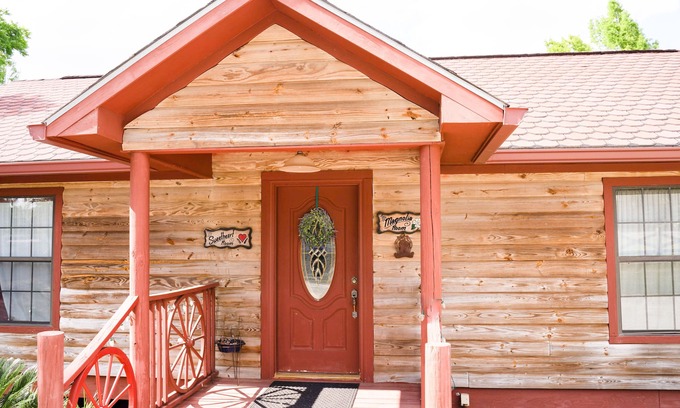 Gardner Cottage | Magnolia Serenity Suite -Queen-Jetted Tub -Balcony