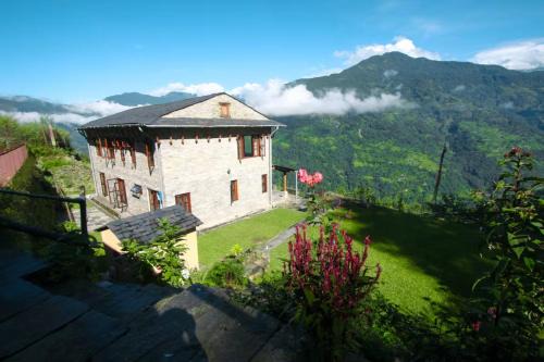 Lumle Villa | Mahakaruna mountain villa, peaceful family retreat with Himalayan views and Private Cook