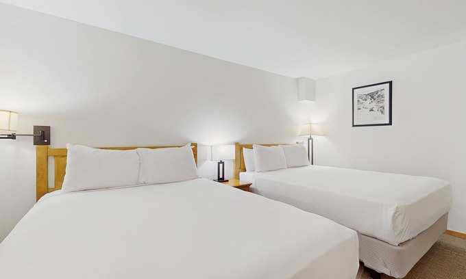 West End Cabin | Main St. studio - pool & hot tub - walk to lifts, dog-friendly, third floor