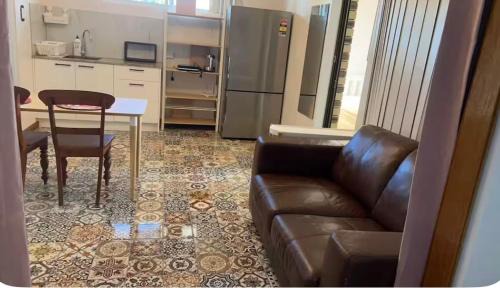 Sunnybank House | Mains Rd 带厨房卫浴泳池附属公寓M4