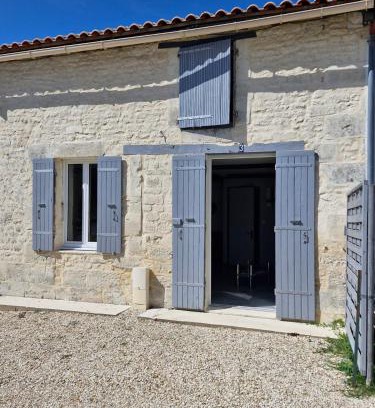 Saint-Dizant-du-Gua House | Maison 6 couchages