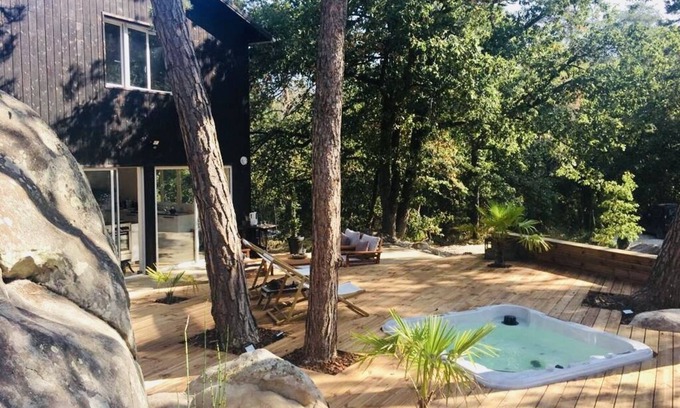 Maisse House | Maison atelier d'artiste dans les arbres and jacuzzi, 50 km from Paris