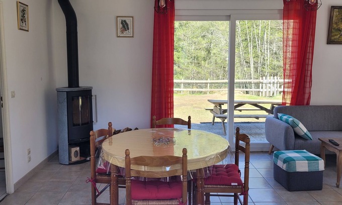 Bugeat House | Maison Avec Accès Direct à la Rivière