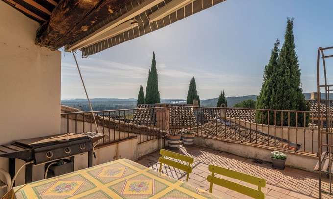 Les Angles House | Maison Belle Vue: Peaceful Stay with Alpilles View in Les Angles