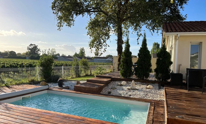 Cussac-Fort-Medoc House | Maison Bellevue, 6p View of vineyards Heated swimming pool