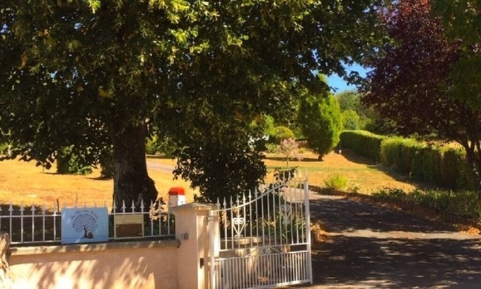 Dompierre-les-Ormes House | Maison Chaleureuse en Plein Cœur de la Bourgogne du Sud