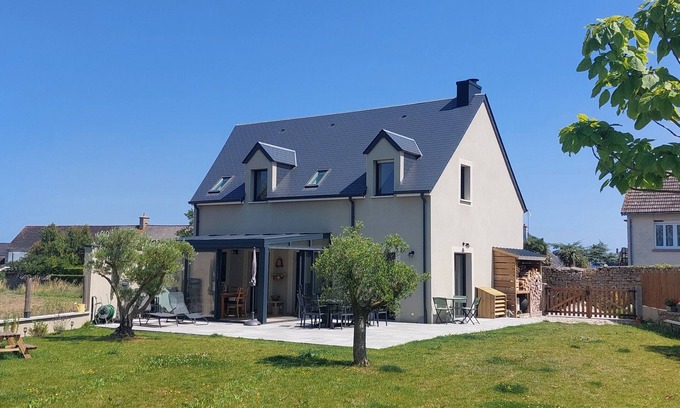 Montfarville House | Maison Classée 4 Étoiles, Proche des Plages et de Barfleur et Accessible à Tous