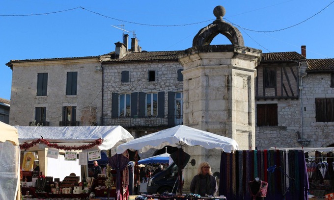 Eymet Apartment | Maison D Angle Apartment/gite