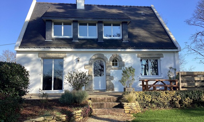Plumergat House | Maison de Campagne Néo-bretonne sur un Grand Parc Verdoyant. Golfe du Morbihan