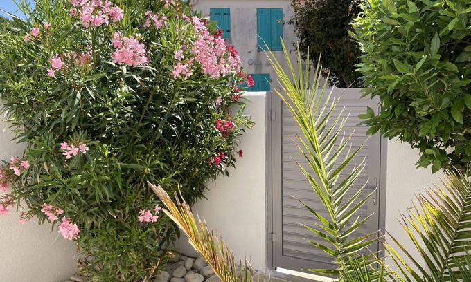 La Flotte House | Maison de Vacances a 5minutes du Centre de Rivedoux