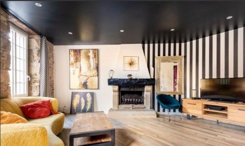 Saint-Pol-de-Leon Apartment | Maison de ville