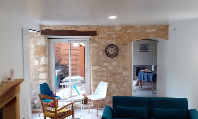 Saint-Cyprien House | Maison de Ville Idéalement Située au Calme