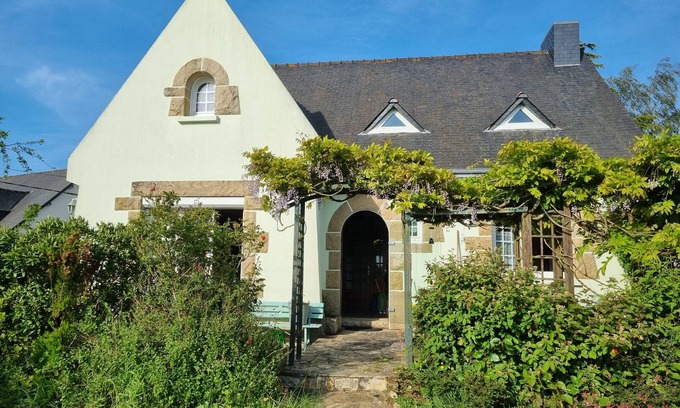 Plaintel House | Maison Familiale Pets welcome