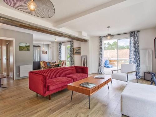 Merville-Franceville-Plage House | Maison de Charme à Merville-Franceville-Plage, 10 Pers, Proche Mer, Grande Terrasse et Studio Indépendant - FR-1-788-27