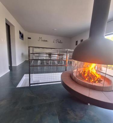 Lupeni House | Maison Legion