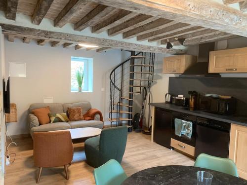 Luc-sur-Mer House | Maisonnette de charme avec option Piscine intérieure privée chauffée