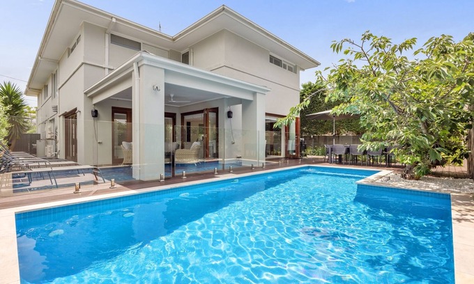 Sorrento House | MAJESTIC & GRAND, PRISTINE BOROONDARA, SOLAR HEATED POOL, HEART OF SORRENTO