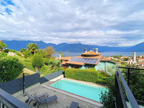 Germignaga House | Majestic holiday home with private pool