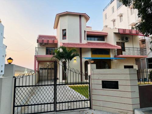 Mysore Villa | Majestic Villa Luxurious 5BHK AC