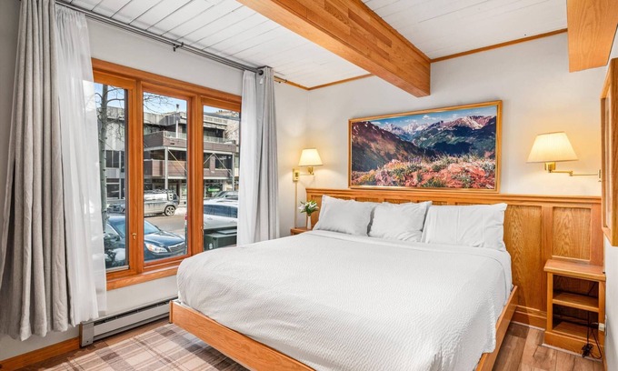 Aspen Condo | Make It An Endless Summer! 15% off 3 nights thru 11/19
