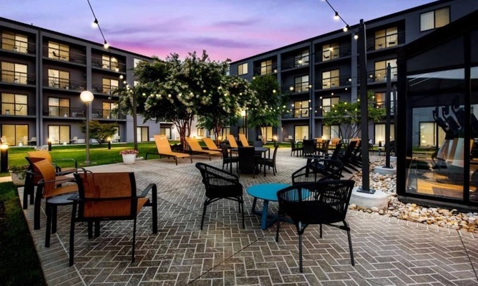 Eastwick Hotel | Make Your Trip More Enjoyable! 3 Posh Units, Close to African American Museum
