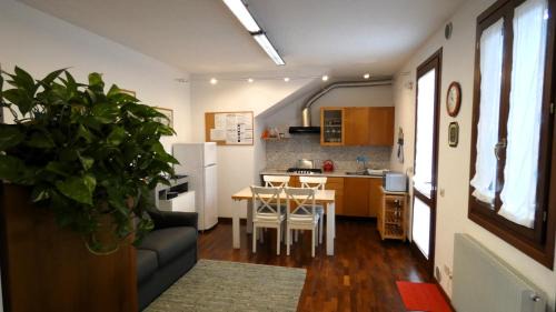 Treviso Apartment | Mamma Mia on ground floor with private parking TV-VENICE