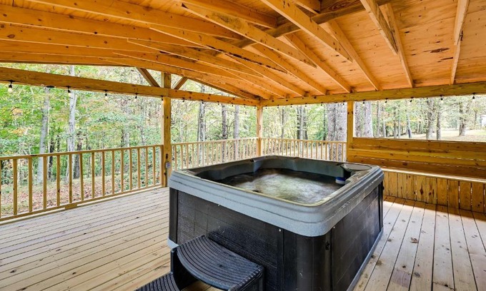 Mammoth Cave House | Mammoth Cave Cabin with Fire Pit - 3 Mi to Lake!