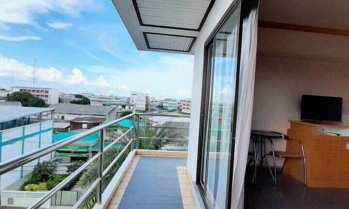 Nai Muang Hotel | Maneerote Hotel Surin