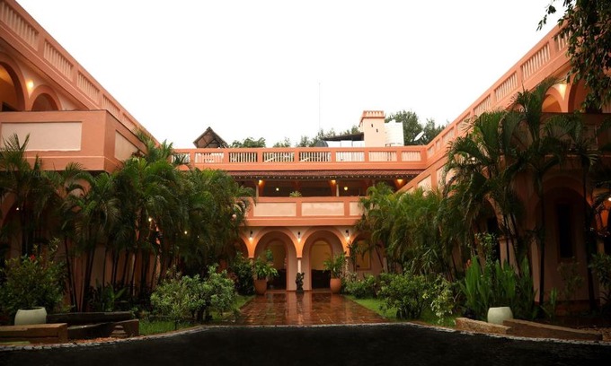 Pudukuppam Hotel | Mango Hill La Serene Puducherry