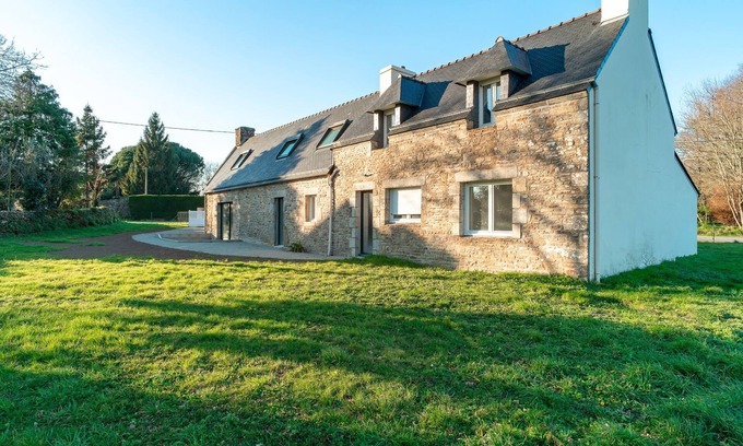 Plumergat House | Mangoero - Four Bedroom House, Sleeps 12