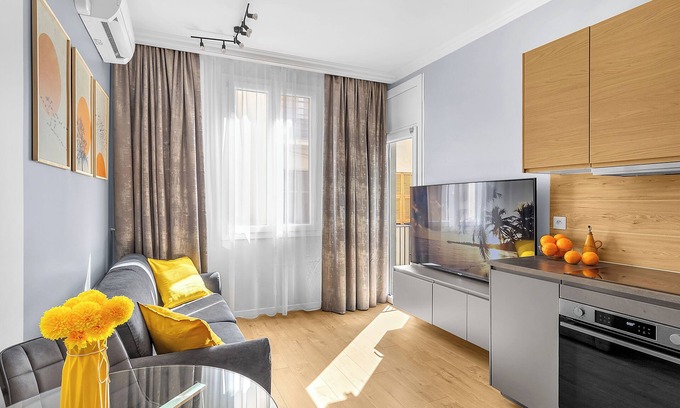 Carabacel Apartment | Manifesto apartment in the center of Nice