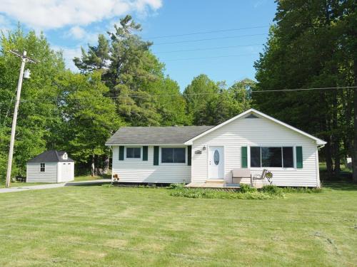 Kalkaska House | Manist-easy - Lakefront With Dock And Kayaks!