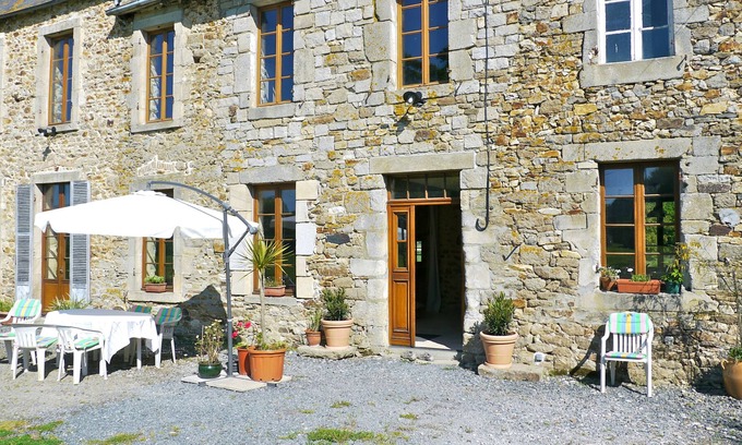 Landehen Cottage | Manoir LE BREUIL - 3-star gite 3,500 m2 park - Côtes de d'Armor BRITTANY