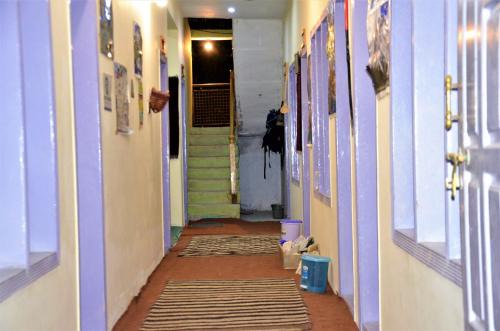 Minapin Hotel | MANOKUR - E- BASA HOTEl