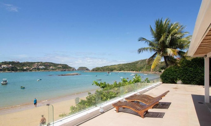 Village da Ferradura House | Mansão Pé na Areia da Ferradura Por Luxury Rentals