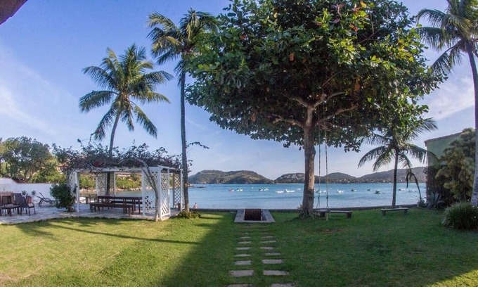 Village da Ferradura Villa | Mansão Pé na Areia da Praia da Ferradura