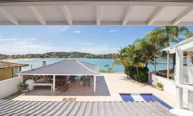 Village da Ferradura Villa | Mansão Pé na Areia Ferradura com 4Suítes