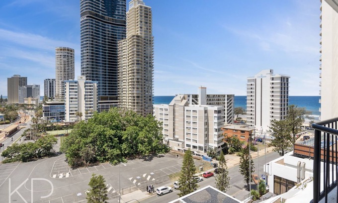 Surfers Paradise Apartment | Mantra on View, Surfers Paradise (Level 12)