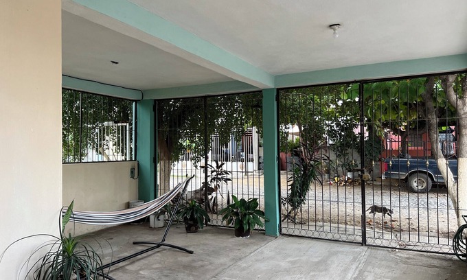 Manzanillo House | Manzanillo Cozy Stay - Central Location, 10 Mins to the Beach