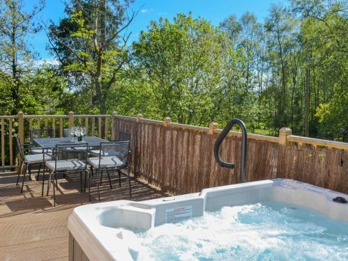 Otterburn House | Maple Lodge